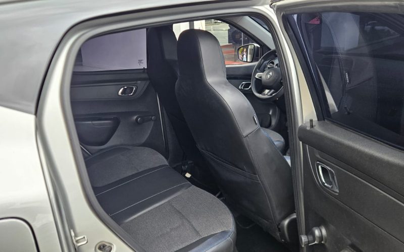 Renault Kwid Iconic 1.0 Mecánico (2023)13
